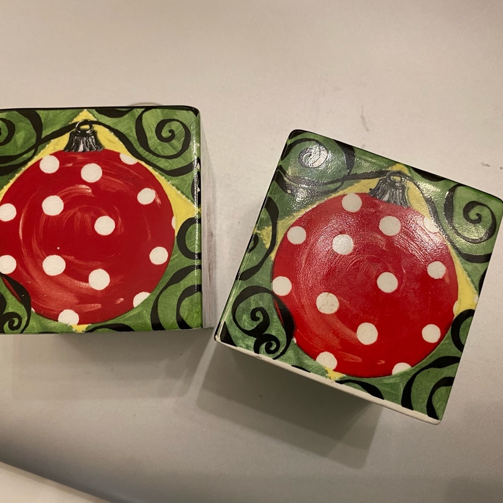 🧑‍🎄Mainstreet Collection Christmas Salt and Pepper Shakers